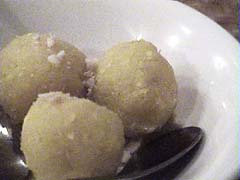 �R�R�i�b�c�~���N�{�[��