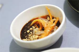 ���t����