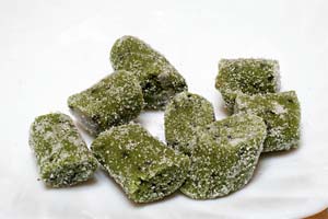 ������e����