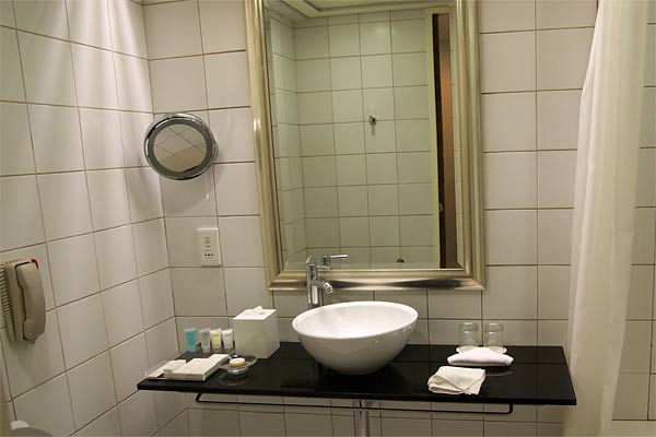 ���@�z�e��